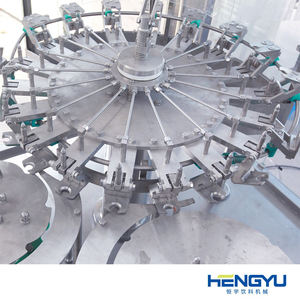 Otomatik 3-in-1 otomatik paketlenmiş şişe karbonatlı meşrubat dolum makinesi <span class=keywords><strong>CSD</strong></span> gaz içeren su dolum makinesi - Product Image 2