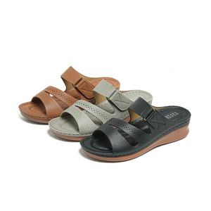 Sandalias de cuña cómodas para mujer, de microfibra, transpirables, con cierre de hebilla, tacón bajo, para verano, venta al por mayor - Product Image 2
