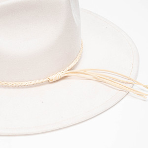 Topi Lebar Berbahan Imitasi Suede Model Arrow Cap Terbaru, Topi Fashion Sederhana untuk Catwalk dengan Aksesoris Rumbai - Product Image 6