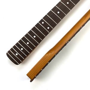 คอกีตาร์ ST แบบ 22 เฟรต ทำจากไม้เมเปิลอบสีแบบกำหนดเอง พร้อมฟิงเกอร์บอร์ดไม้โรสวูด และนัทกระดูกขนาด 42 มม. - Product Image 3