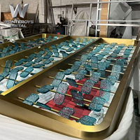 Cloisons en verre découpées au laser PVD en acier inoxydable avec LED, style Art Déco de luxe personnalisé, pour salles de banquet, d'exposition et bureaux