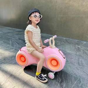 سيارة لعبة بلاستيكية للأطفال للأطفال هدية سيارة يو للأطفال 1-4 سنوات تعمل ببطارية تتميز بتصميم الفول السوداني nionu - Product Image 4