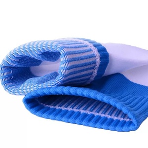 Calcetines de Fútbol Transpirables Antideslizantes con Diseño Personalizado, Absorción de Sudor, Antideslizantes, Ecológicos, de Secado Rápido, con Logotipo en la Parte Inferior, para la Temporada de Primavera - Product Image 3