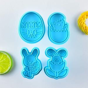 Tagliabiscotti in Silicone Personalizzati per Pasqua OEM, Stampi per Dolci Festivi con Manici a Molla, Fabbrica Certificata BSCI ISO9001, Vendita all'Ingrosso - Product Image 1