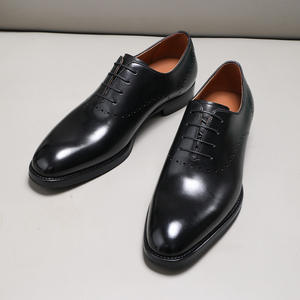 Zapatos de boda modernos de cuero genuino hechos a mano, cómodos y transpirables, con estilo formal y suela impermeable. - Product Image 3