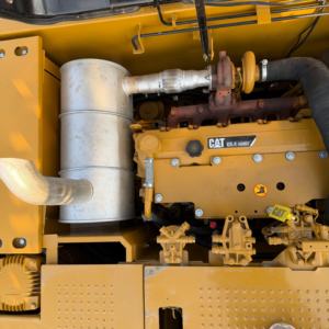 Excavatrice Caterpillar 320D d'occasion, grande, 32 tonnes, avec moteur et pompe à engrenages, éprouvée pour le développement agricole et les infrastructures rurales, modèle 2024 - Product Image 4