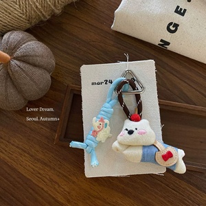 Llavero con Colgante de Corazón 3D de Muñeca y Cachorro de Peluche Adorable, con Cierre Metálico Triangular Plateado y Correa Azul, Ideal como Souvenir de Cumpleaños o Vacaciones, para Bolsos - Product Image 4