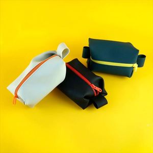Grande trousse de maquillage pour femme en silicone, résistante à l'eau, avec poignée souple, motif bonbons, pour voyage, fermeture éclair - Product Image 6