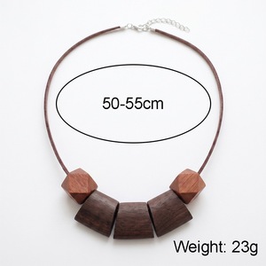 Collar de cordón de cuero fino con cuentas facetadas de madera ligera en forma de polígono y trapezoides, joyería minimalista boho natural para mujer - Product Image 5