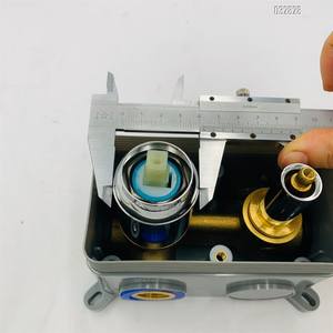 Design moderno cromato finitura superficiale in ottone corpo freddo e caldo miscelatore doccia <span class=keywords><strong>rubinetto</strong></span> corpo applicato per il sistema doccia incorporato - Product Image 4