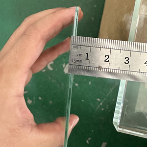 Pare-brise de voiture en verre à liqueur 3d Laser à l'intérieur de la <span class=keywords><strong>machine</strong></span> de gravure pour réservoir de poisson gravure de Code QR en verre gravé - Product Image 3