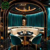 Ensemble de mobilier de restaurant sur mesure en cuir avec table en marbre et chaises à structure métallique pour salle de banquet