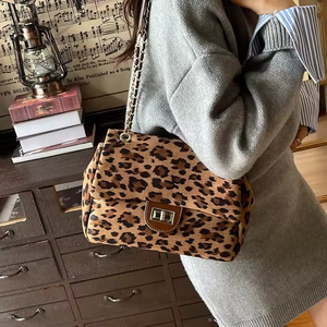 Sacs fourre-tout pour femmes tendance, imprimé léopard rétro, en peluche douce, sac à bandoulière, design automne-hiver, sacs à main pour femmes - Product Image 6