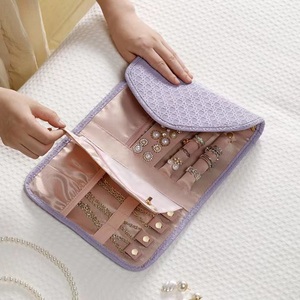 กระเป๋าใส่เครื่องประดับแบบม้วนหนัง PU แฟชั่น พับเก็บได้ สำหรับแหวน สร้อยคอ ต่างหู กำไลข้อมือ - Product Image 5