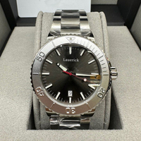 Montre automatique de sport de luxe décontractée avec lunette rotative en forme d'engrenage, cadran gris foncé brossé soleil et bracelet massif poli