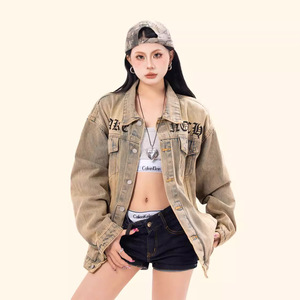 Giacca in Denim Vintage Invernale Casual con Ricamo e Lettere, Oversize Personalizzata per Uomo - Product Image 3