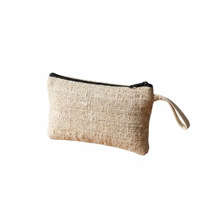 Pochette cosmétique légère en chanvre écologique, doublée de coton, avec fermeture éclair, personnalisable avec logo, pour voyage durable - Product Image 2