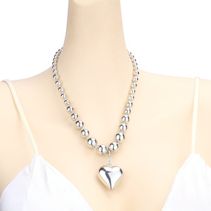 Collar con Colgante de Corazón Dorado, Cadena de Aleación de Zinc, Joyería para Fiestas, Accesorio de Moda - Product Image 3