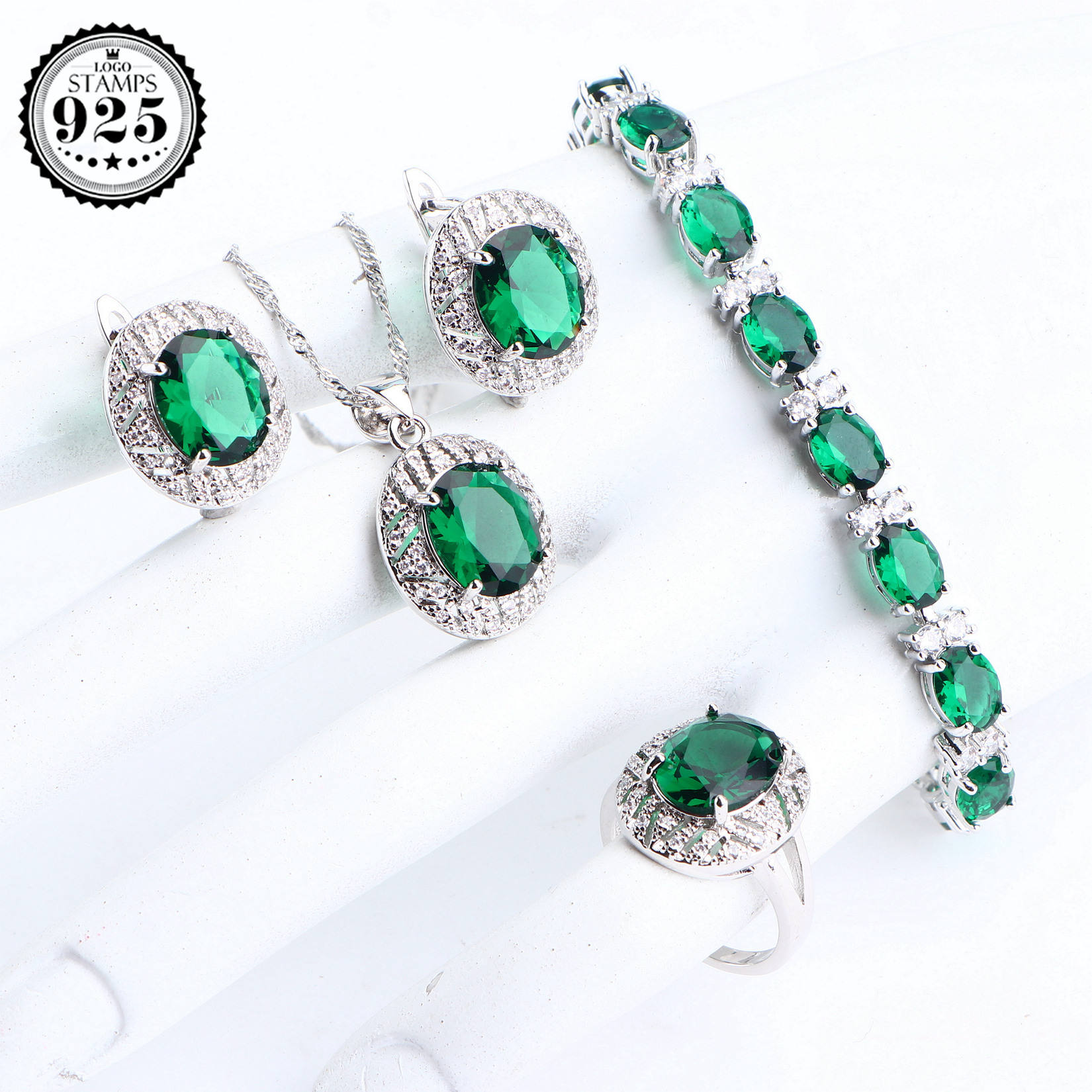 สีเขียว