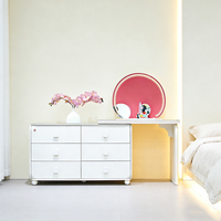 Ensemble coiffeuse de luxe nordique moderne en bois massif avec miroir LED et tiroirs de rangement pour maison, appartement, chambre, hôtel