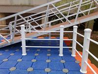 Ponton flottant modulaire économique en HDPE à faible flottabilité 500x500x250mm – Quai flottant rentable pour plateforme aquatique