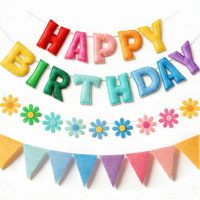 Bannière Joyeux Anniversaire Personnalisée en Feutre à Suspendre, Décoration de Fête d'Anniversaire, Guirlande de Pompons en Feutre, Drapeau en Feutre Alphabet Fleur
