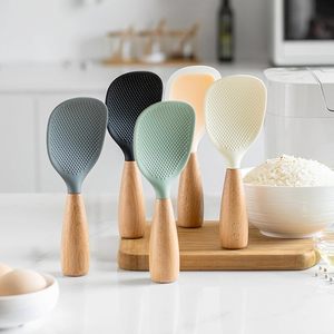 อุปกรณ์ครัว ทัพพีสำหรับหม้อหุงข้าว ทัพพีซิลิโคนกันติด พร้อมด้ามไม้ - Product Image 2