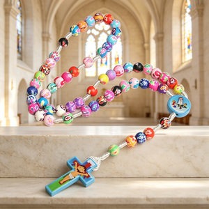 Elegantes rosarios católicos con conector Ilo y plata en oro laminado, pulsera de siete nudos, dije mini de San Benito. - Product Image 2
