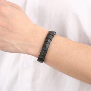 Bracelet en bois fait main personnalisé de luxe pour hommes Bracelets en bois à la mode en acier inoxydable Pulsera De Madera - Product Image 3