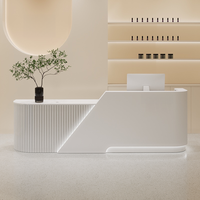 Petit comptoir de caisse en bois massif, moderne, minimaliste, écologique, durable, salon de beauté, magasin de vêtements, bureau peint, bureau de réception