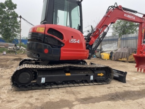 Mini-excavatrice sur chenilles d'occasion U55-4 de 5,5 tonnes, modèle 2022, avec moteur, vérin hydraulique Denison et roulement, à vendre - Product Image 3