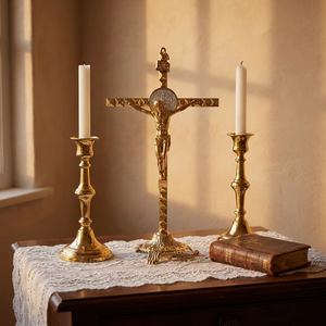 Crucifixo de Metal São Bento HT 29cm com Suporte Dourado, Estátua de Jesus Cristo, Presentes Religiosos Católicos, Decoração para Altar de Oração - Product Image 6