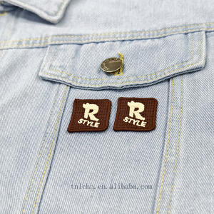 Écussons de tissu en <span class=keywords><strong>feutre</strong></span> de polyester avec logo brodé personnalisé Écusson brodé de t-shirts pour vêtements uniformes - Product Image 5