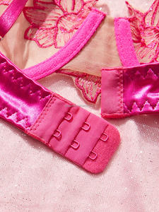 Conjunto de Lencería Sexy con Bordado Floral Europeo y Americano, Sujetador sin Tirantes con Encaje y Tela Jersey, Diseño Pure Desire, Suministro ODM - Product Image 4