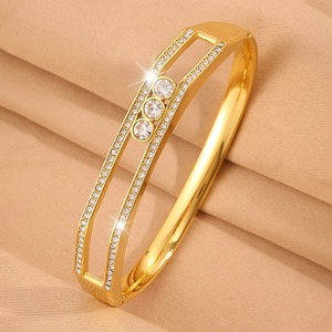 Brazalete de Acero Inoxidable con Tres Diamantes Deslizantes, Joyería Fina, Regalo Elegante para Mejor Amiga - Product Image 5