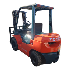Used in Foreign Trade Internal Combustion Direct Sales of for Toyota 7FD25 2.5 Ton <b>Forklift</b> Japan Imported - Product Image 1