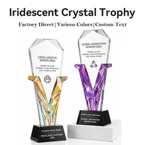 Trofeo <span class=keywords><strong>de</strong></span> Cristal Personalizado en Forma <span class=keywords><strong>de</strong></span> V, Premio Iridiscente Arcoíris, Placa Grabada Personalizada, Regalos para Campeones <span class=keywords><strong>de</strong></span> Innovación Corporativa - Product Image 3
