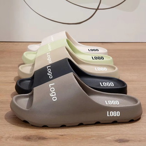 Sandales <span class=keywords><strong>de</strong></span> <span class=keywords><strong>bain</strong></span> antidérapantes à semelle épaisse et durables pour hommes et femmes, vêtements d'intérieur et d'extérieur pour tous, doux, été, printemps et automne - Product Image 1