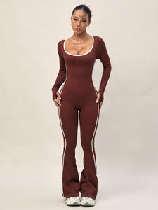 بدلة يوجا نسائية مخصصة من لولو بدون خياطة مصنوعة من السباندكس/النايلون بأكمام طويلة وسراويل واسعة سريعة الجفاف للياقة البدنية - Product Image 2