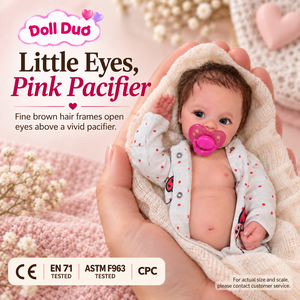 Muñeca Bebé Reborn de Silicona Personalizada de 6 Pulgadas con Ojos Abiertos, Cárdigan con Puntos Rojos, Chupete, Pintada a Mano, Regalo de Acción de Gracias para Niños - Product Image 1