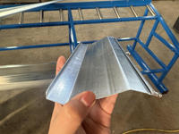 Machine de formage de lames de persiennes métalliques de haute qualité et à grande vitesse, populaire en Europe, machine de fabrication de panneaux de protection en acier
