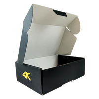 Dossiers d'emballage pliables en carton ondulé recyclable avec gaufrage à chaud or, en matériaux recyclés noirs, pour vêtements, chaussures et chaussettes