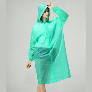 Imperméable léger en PEVA avec manches et boutons pour les voyages - Product Image 6