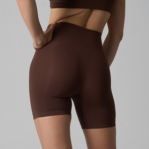 Shorts de sport de yoga mi-longs, taille haute, non restrictifs, doux, lisses, sans couture - Product Image 4