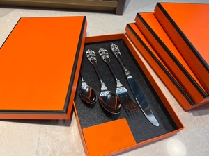 Ensemble de couverts en acier inoxydable de luxe baroque 4 pièces pour la famille et l'utilisation en restaurant Cadeaux d'affaires avec logo personnalisé - Product Image 4