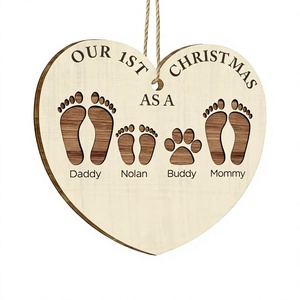 Ornement de Noël en bois personnalisé avec empreintes de pieds de famille, décoration suspendue pour sapin, idéal pour les nouveaux parents - Product Image 4