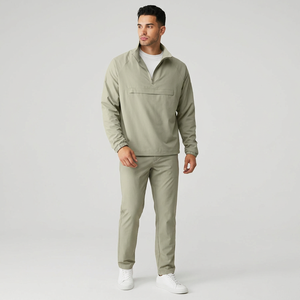 Ensemble survêtement homme vert olive avec veste anorak à col zippé et pantalon - Product Image 1