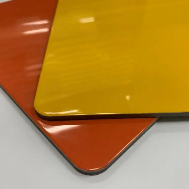 Precio barato de fábrica 4x8ft A2 Ignífugo Brillante PVDF Recubierto de hojas compuestas de aluminio Material de construcción Tablero cepillado Panel Acp