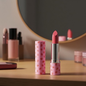 Emballage en tube de papier conçu pour les rouges à lèvres, les parfums, les crayons à sourcils et autres cosmétiques - Product Image 2