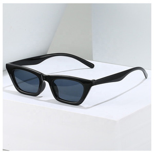 Nouvelle mode lunettes <span class=keywords><strong>de</strong></span> <span class=keywords><strong>soleil</strong></span> carrées œil <span class=keywords><strong>de</strong></span> chat petites lunettes anti UV classiques pour femmes lunettes <span class=keywords><strong>de</strong></span> <span class=keywords><strong>soleil</strong></span> bon marché vente en gros d'usine - Product Image 2